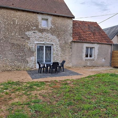 La Chapelle-Saint-Martin-en-Plaine Gite Des Moissons מראה חיצוני תמונה