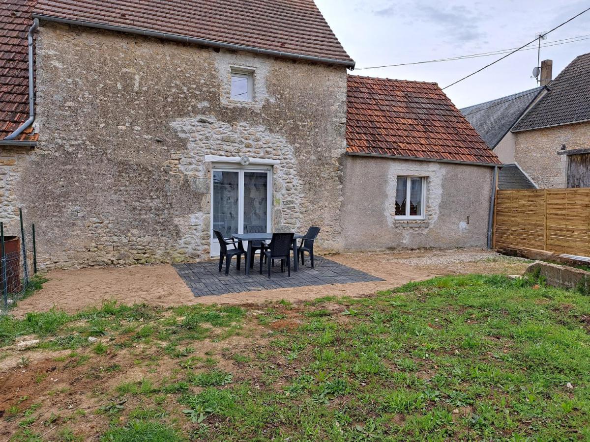 La Chapelle-Saint-Martin-en-Plaine Gite Des Moissons מראה חיצוני תמונה